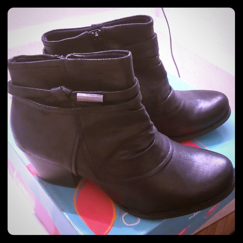 Yuu Booties